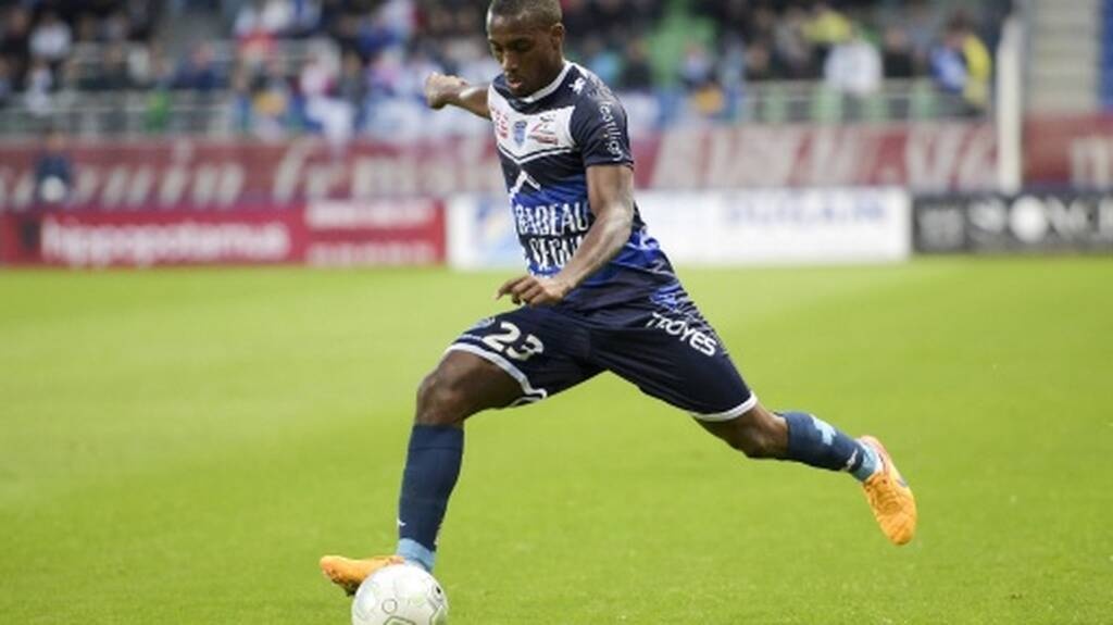 ΑΕΚ: Θέλει δίδυμο Μένιγκ και Καρόλ για τα αριστερά - Οι επαφές και το ταξίδι Κονέ (photos+videos)