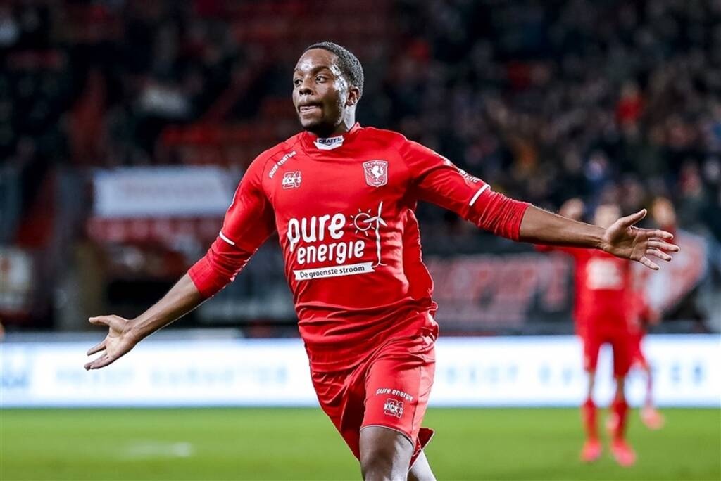 ΑΕΚ: Θέλει δίδυμο Μένιγκ και Καρόλ για τα αριστερά - Οι επαφές και το ταξίδι Κονέ (photos+videos)