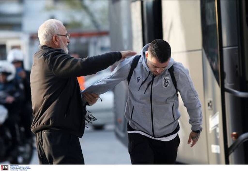 Ιβάν Σαββίδης: Έκανε το εμβόλιο με μπλουζάκι του ΠΑΟΚ (photo)