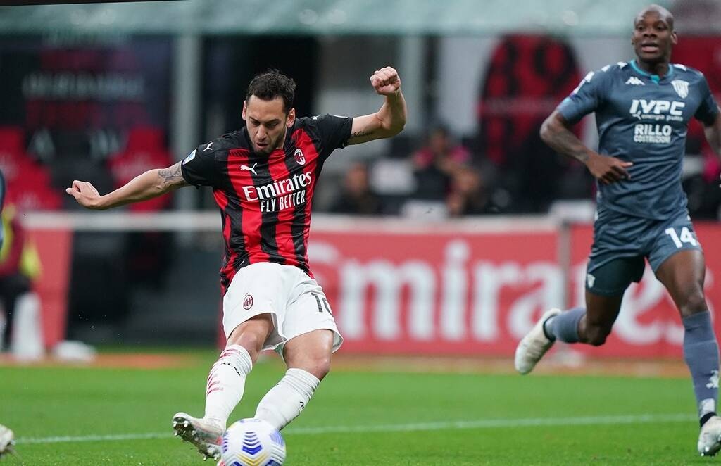 Serie A: Δεύτερη και περιμένει η Μίλαν! (Photos)