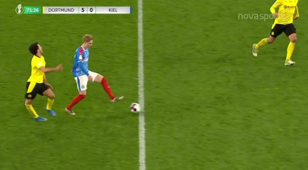 Σοκαριστικός τραυματισμός στο Ντόρτμουντ-Κίελο: «Πάγωσαν» άπαντες (video+photos)