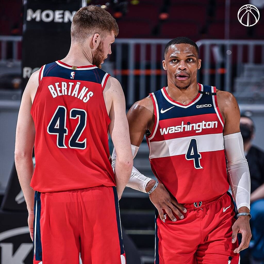 Ράσελ Ουέστμπρουκ: Βγαλμένος από άλλη εποχή - Σπάει ένα στοιχειωμένο ρεκόρ (video)