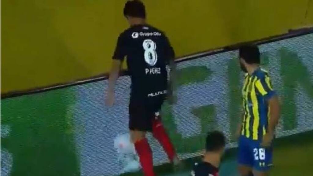 Αργεντινή: Διακοπή στο ντέρμπι του Ροσάριο λόγω drone (photos+video)