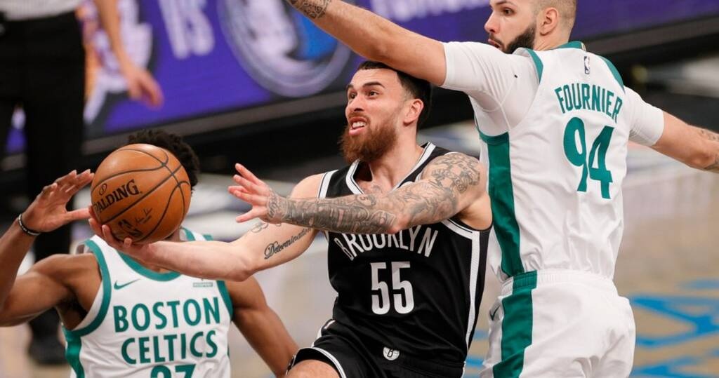 NBA: Έτοιμος για νέο συμβόλαιο ο Τζέιμς