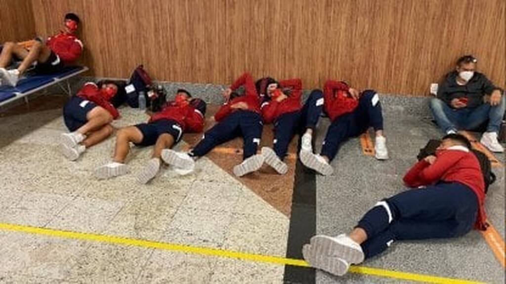 Κόπα Σουνταμερικάνα: Διανυκτέρευσε στο αεροδρόμιο η Ιντεπεντιέτε, απέλαση σε μέλη της αποστολής! (Ph