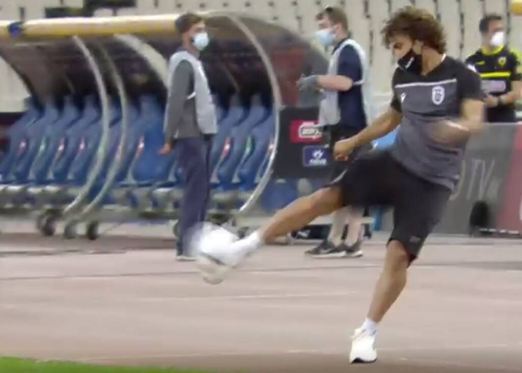 ΑΕΚ-ΠΑΟΚ: Απίθανος Ουάρντα πριν τη σέντρα - Έκανε τα... δικά του στο ΟΑΚΑ