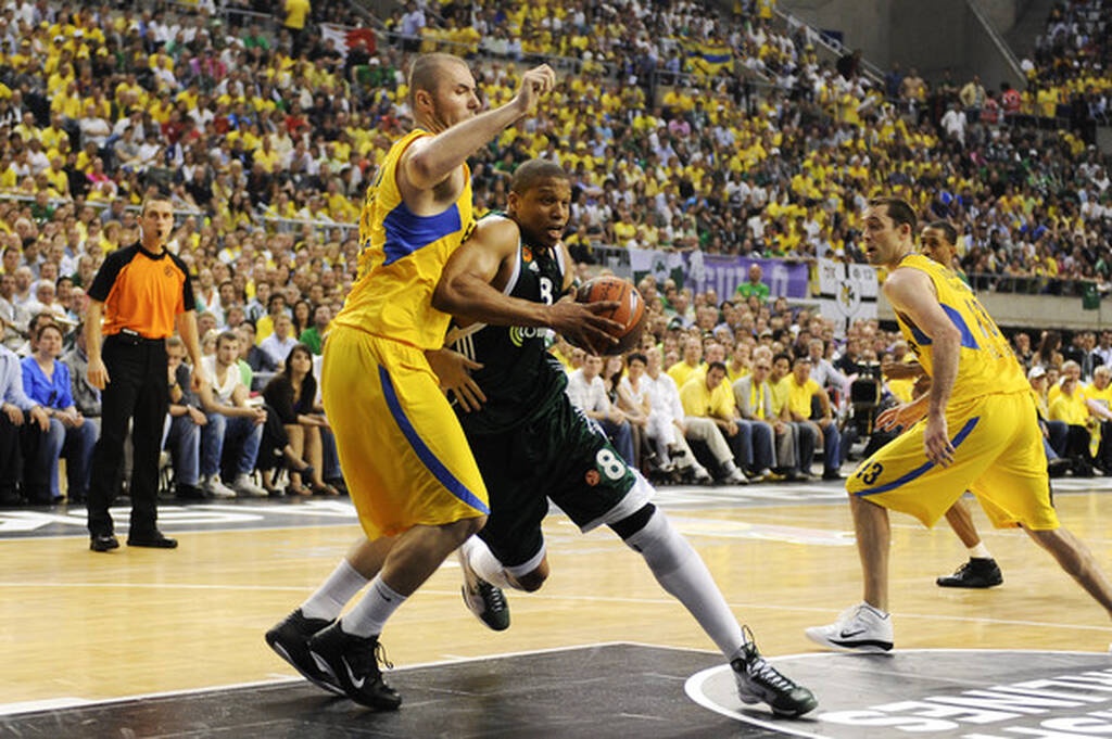 Σαν Σήμερα: Το έκτο αστέρι στη φανέλα του Παναθηναϊκού (photos+video)