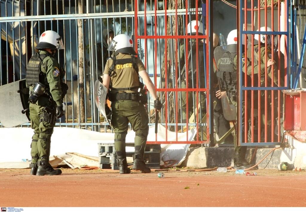 Πανικός στη Νέα Σμύρνη - Επεισόδια πριν και μετά το Πανιώνιος-Ηλιούπολη (photos+video)