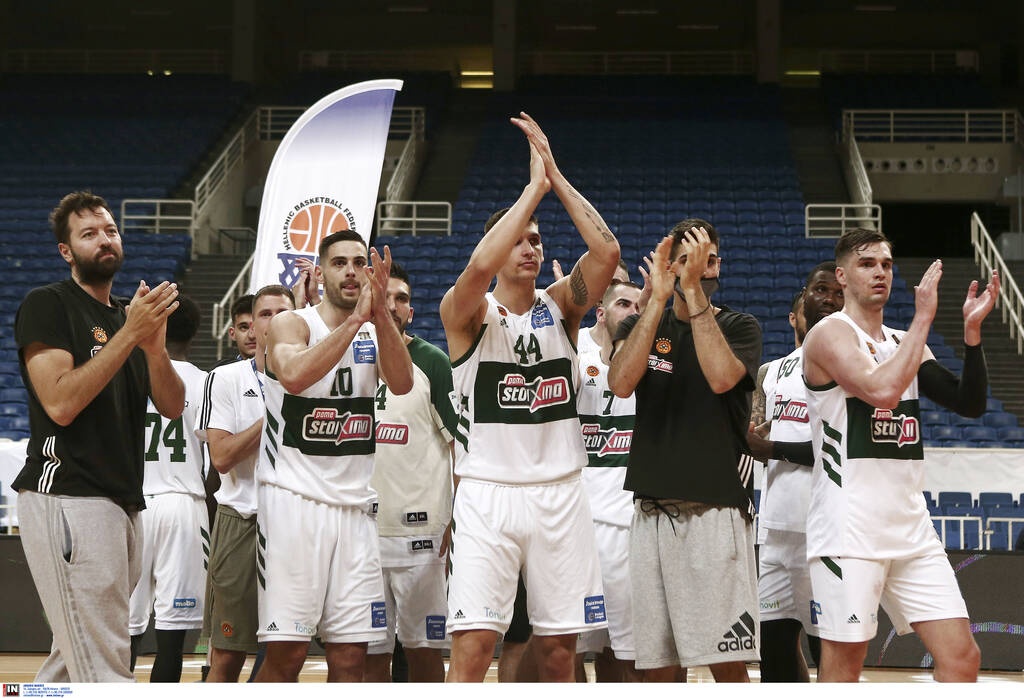 Η απονομή του Κυπέλλου στον Παναθηναϊκό - Φώναξε τον Βουγιούκα ο Παπαπέτρου (video+photos)