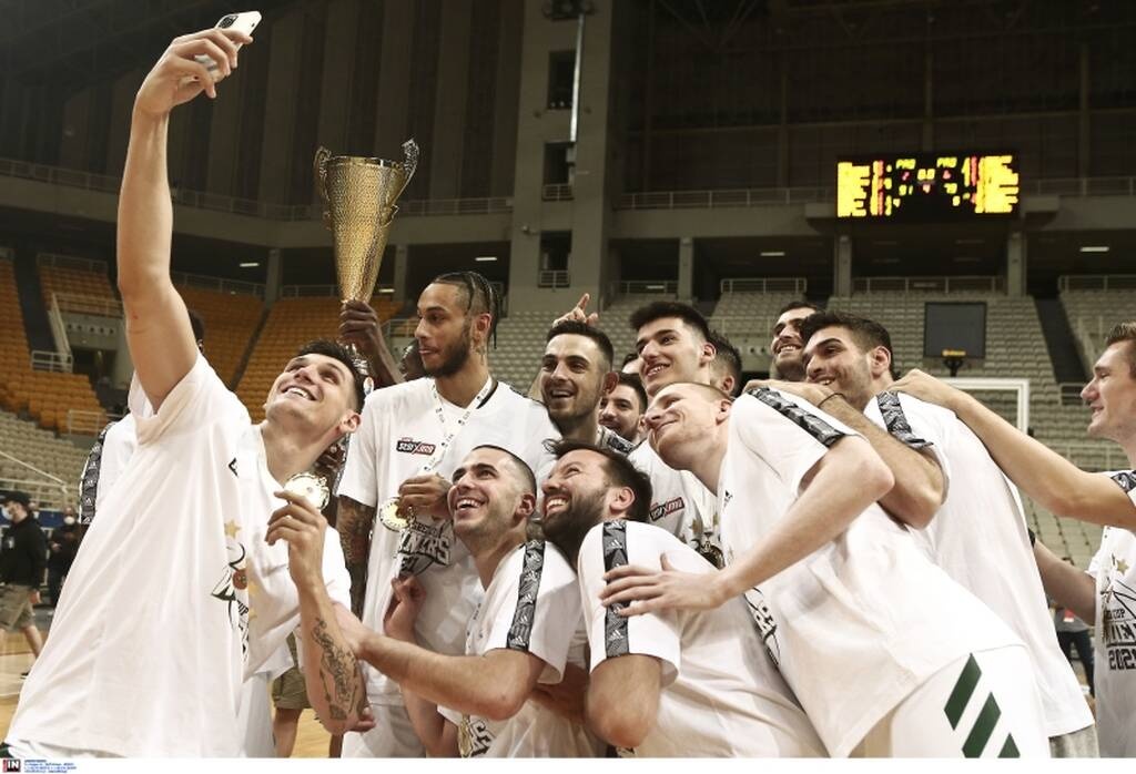 Επικός Κάτας: «Αφού δεν μπορώ να πάω Ρέμο, θα τον ακούσω στο σπίτι»!
