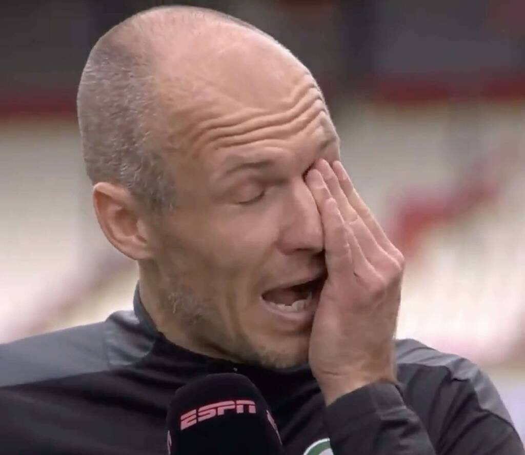 Άριεν Ρόμπεν: Η τέχνη δεν ξεχνιέται-Γύρισε με δύο ασίστ! (Video+Photos)