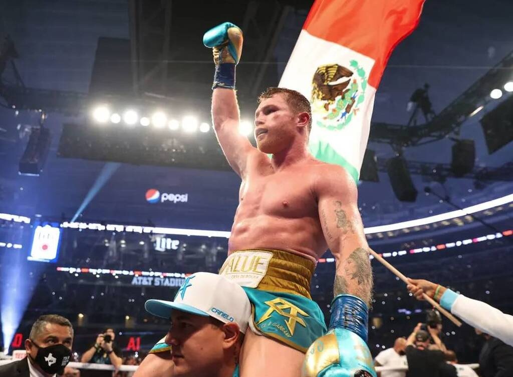 Πυγμαχία: Άπαιχτος Κανέλο, τσάκισε και τον Σόντερς (photos+video)