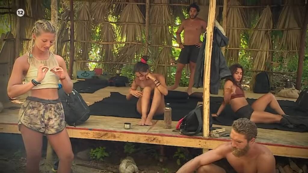 Survivor: Βγήκαν τα μαχαίρια στις καλύβες - Άγριοι καυγάδες - «Αυτό κόφτε το» (photos+video)