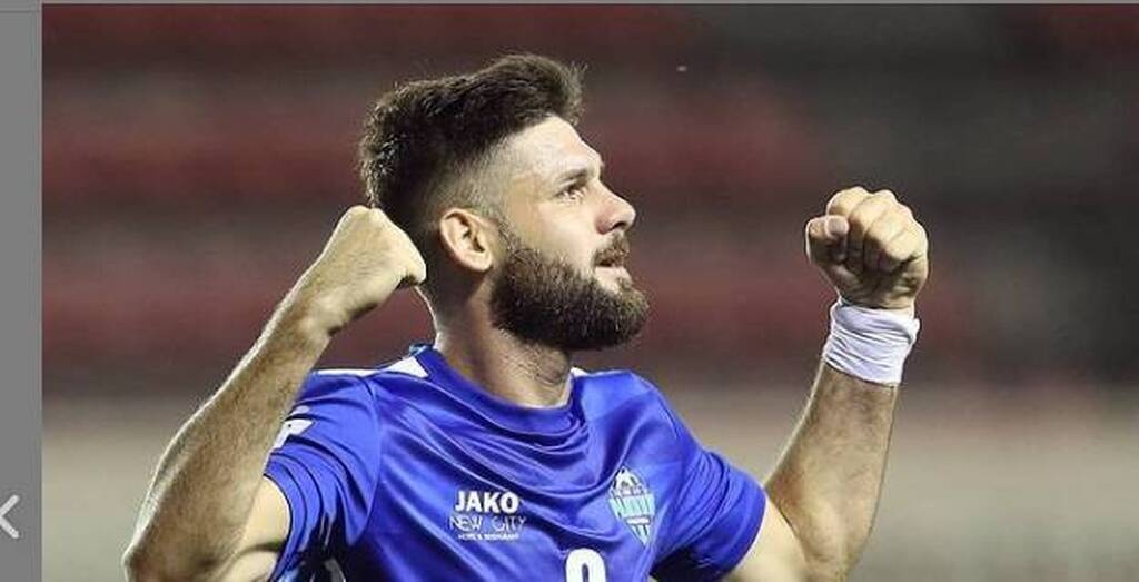 «Μάχη» ΑΕΚ-Ολυμπιακού για «μπομπέρ» (photos+video)