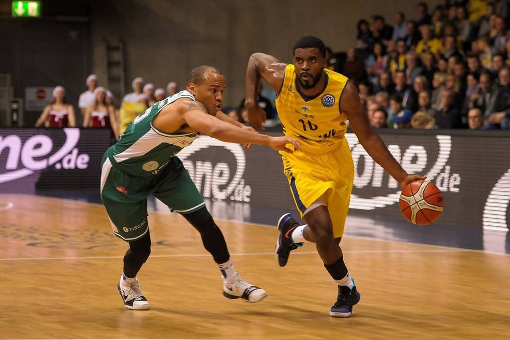 Μπασκόνια: Ενίσχυση στα γκαρντ με Μασενάτ (photos+video)