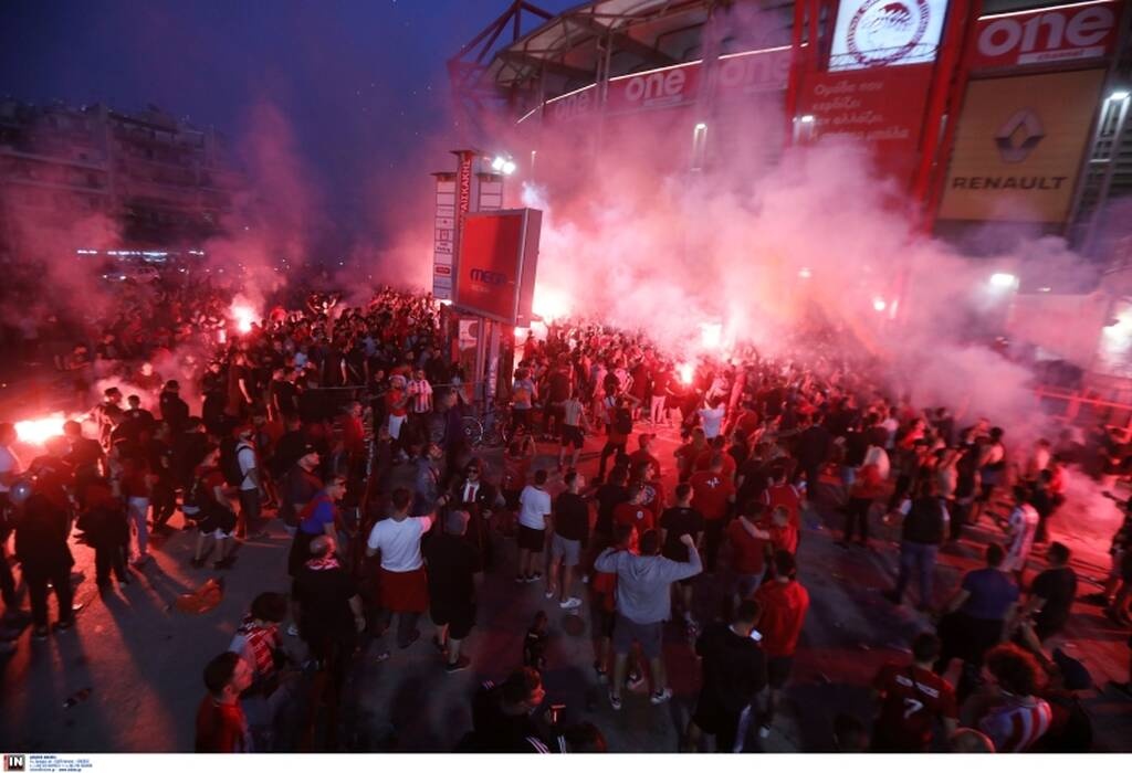 Ολυμπιακός: Η στιγμή της απονομής - Έτσι σήκωσε το 46ο πρωτάθλημα (videos+photos)