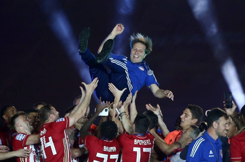 Ολυμπιακός: Σήκωσαν τον Μαρτίνς στον «αέρα» οι παίκτες - Πανικός στη φιέστα