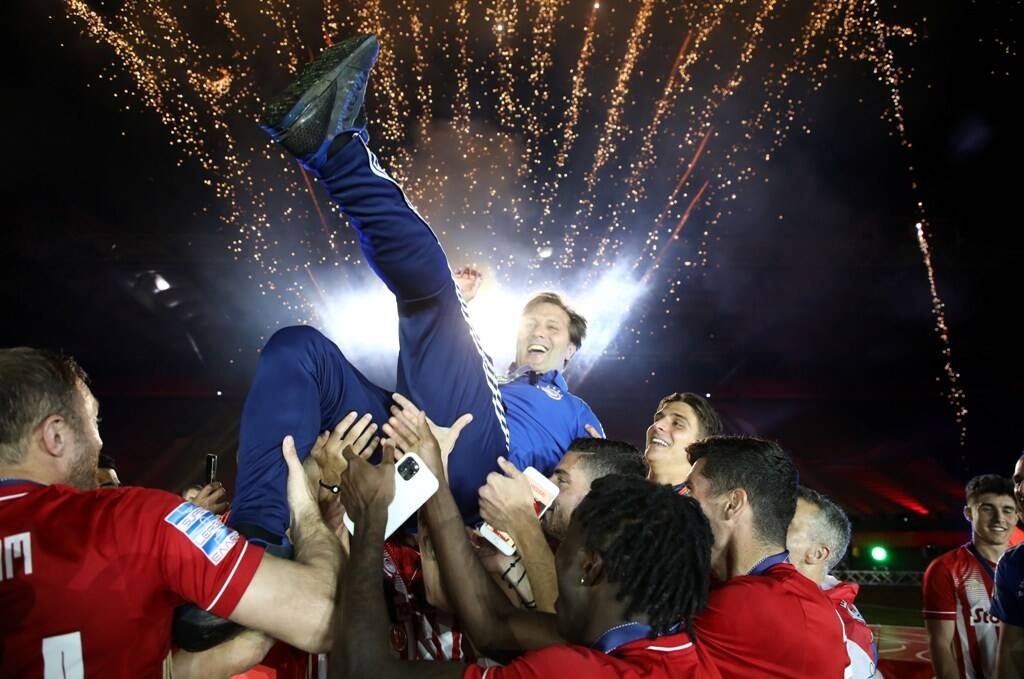 Ολυμπιακός: Σήκωσαν τον Μαρτίνς στον «αέρα» οι παίκτες - Πανικός στη φιέστα