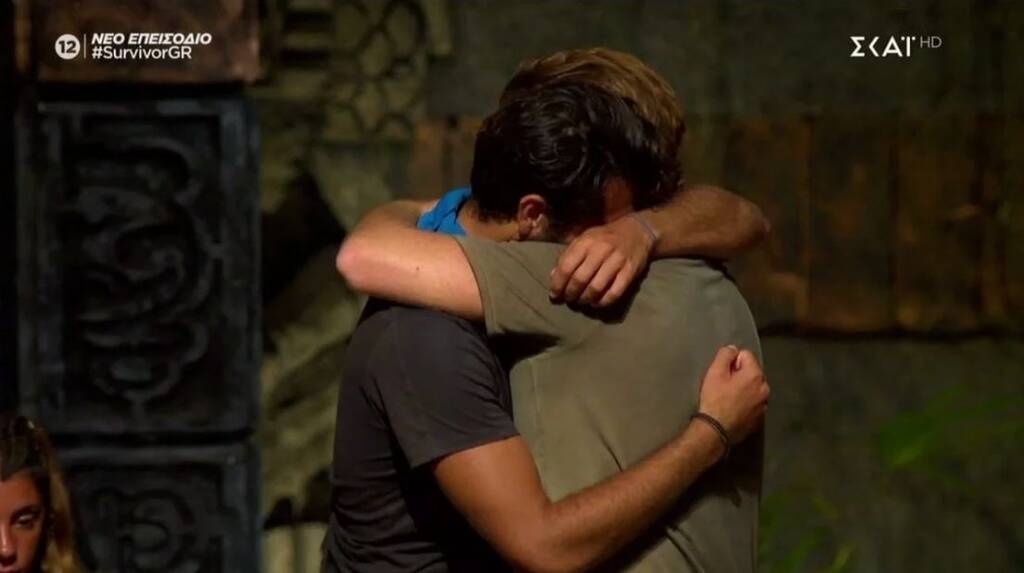 Survivor: Αποχώρηση Τζέιμς - Τρελάθηκε πρώην παίκτρια - Δεν μπορούσε να το πιστέψει (photos+videos)