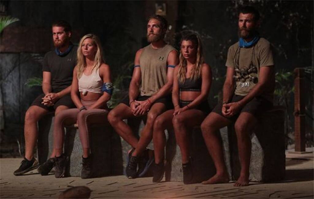 Survivor: Αποχώρηση Τζέιμς - Τρελάθηκε πρώην παίκτρια - Δεν μπορούσε να το πιστέψει (photos+videos)