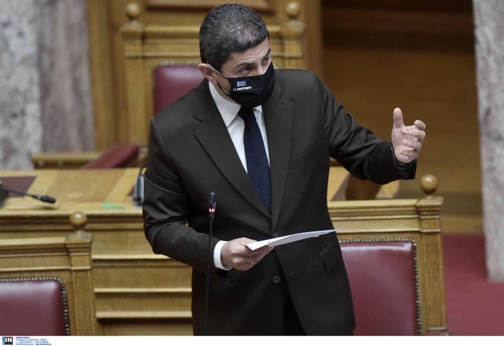 Ολυμπιακός-ΠΑΟΚ: «Φρένο» από Αυγενάκη σε τελικό Κυπέλλου με κόσμο - Πότε θα επιστρέψουν οι φίλαθλοι