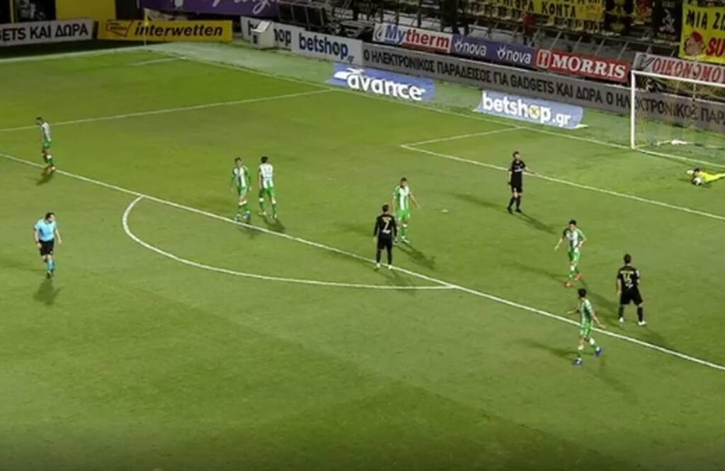 Άρης-Παναθηναϊκός: Απευθείας κόκκινη ο Πούγγουρας - Χτύπησε εκτός φάσης τον Μαντσίνι (video)