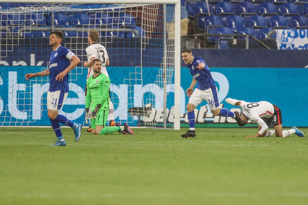 Bundesliga: Ισόπαλη η Μπάγερν στο ρεκόρ του «Λέβα» - Ήττες σοκ για Άιντραχτ, Γκλάντμπαχ (videos)