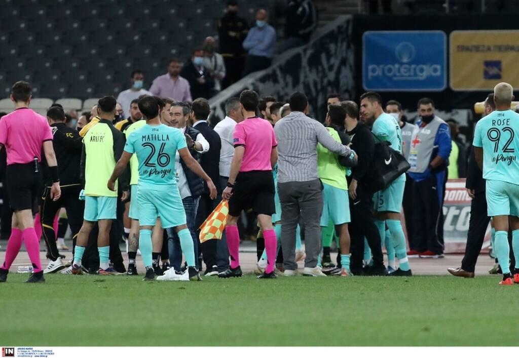 Ένταση στο φινάλε του Άρης-ΑΕΚ (photos+video)