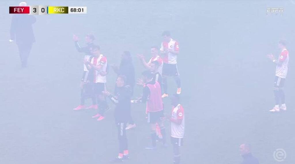 «Ντου» οπαδών με καπνογόνα στο Φέγενορντ-Βααλβάικ για παράξενο λόγο (video)