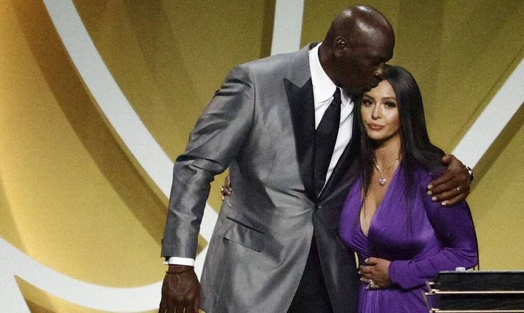 NBA: Ράγισαν καρδιές στην είσοδο του Κόμπι στο Hall Of Fame (photos+video)