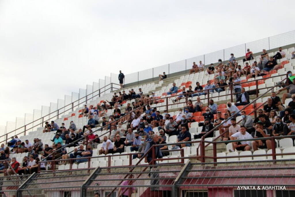 Ποιο πρωτόκολλο - Πήγε «περίπατο» σε αγώνα της Γ΄Εθνικής - Στο νοσοκομείο ποδοσφαιριστής (photos)