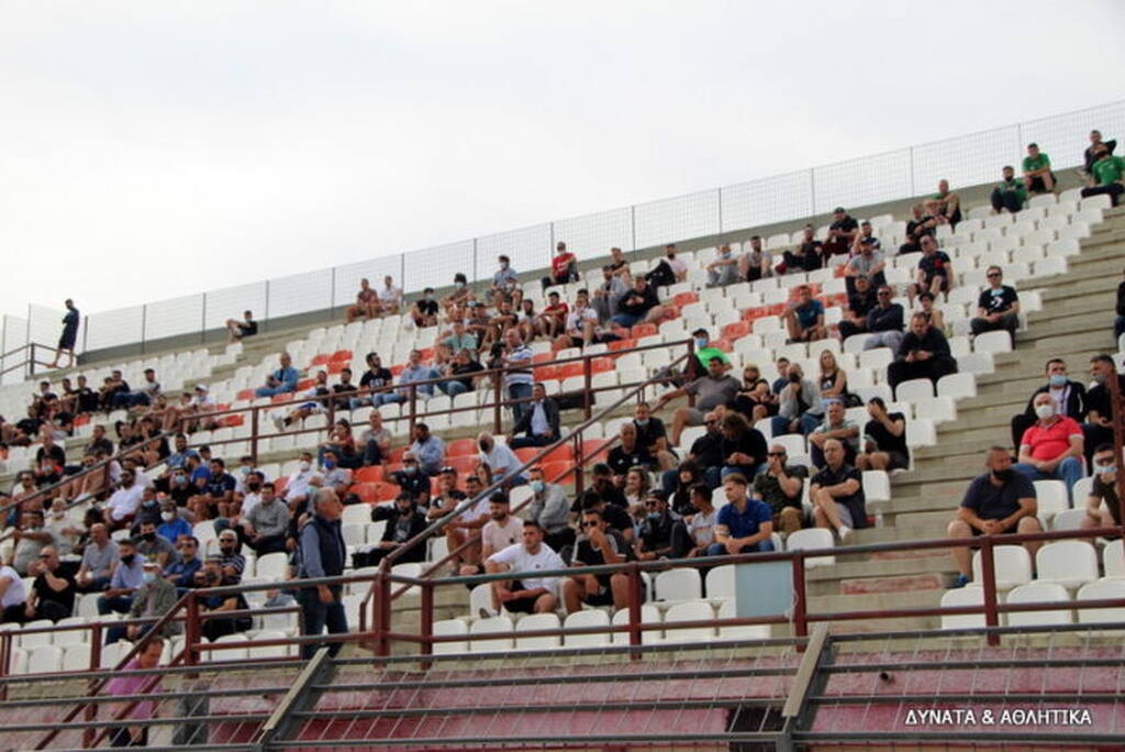 Ποιο πρωτόκολλο - Πήγε «περίπατο» σε αγώνα της Γ΄Εθνικής - Στο νοσοκομείο ποδοσφαιριστής (photos)