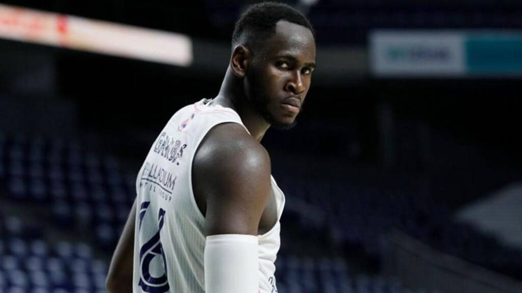 Ρεάλ Μαδρίτης: Καλεί Γκαρούμπα το NBA
