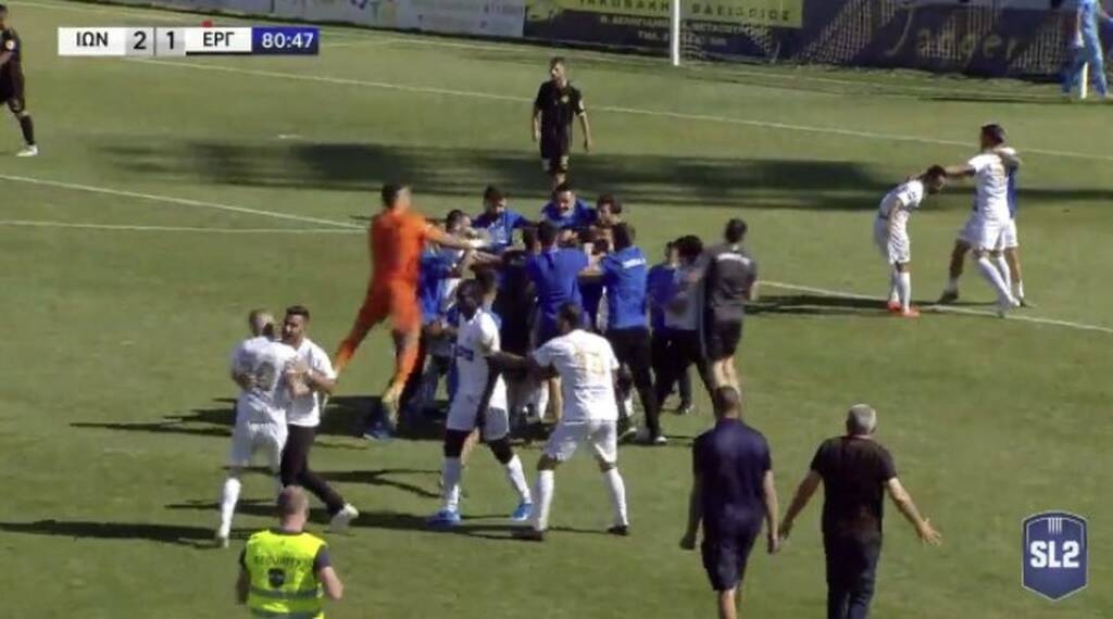 Χαμός στην Νίκαια: Ανατροπή από τον Ιωνικό και δυο αποβολές (videos+photos)