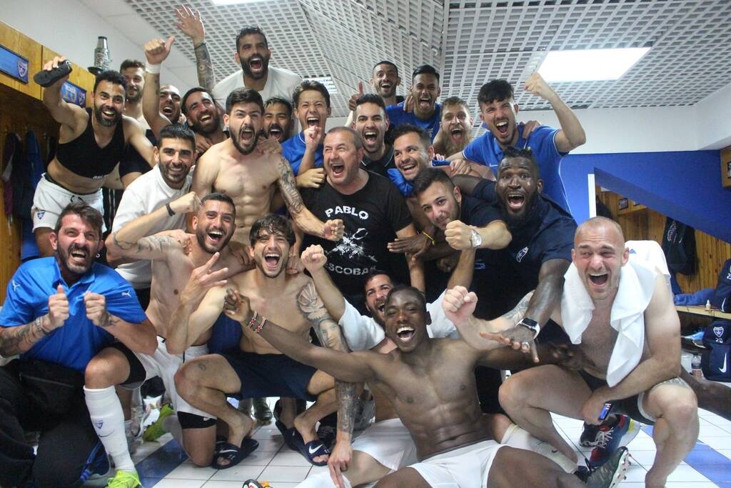 Ιωνικός: Πανικός στη Νίκαια για την άνοδο - Βγήκε κόσμος στους δρομους (video-photos)