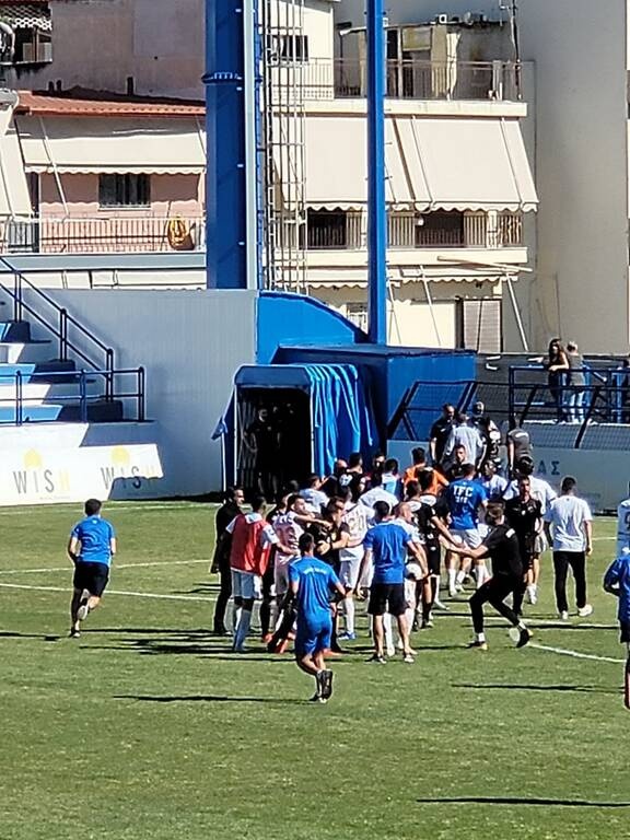 Χαμός στην Νίκαια: Ανατροπή από τον Ιωνικό και δυο αποβολές (videos+photos)