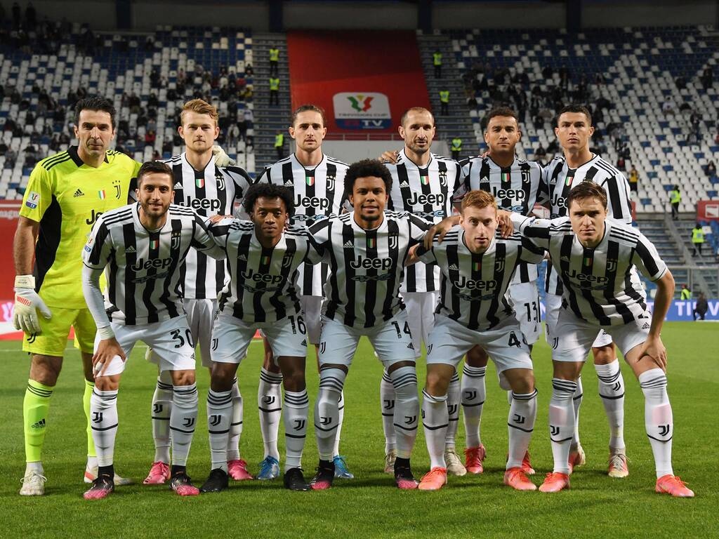 Μπουφόν: Πήρε την… κούπα με πατέρα και γιο! (Photos)