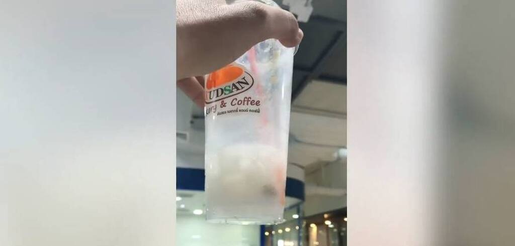 Πήγε για καφέ και «πάγωσε» με αυτό που είδε -