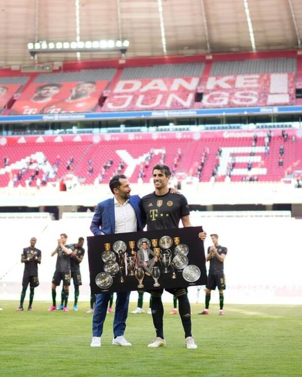 Ο Λεβαντόφσκι ξεπέρασε τον Μίλερ, τρέλα για τον Πολωνό κι απονομή για το 31o! (video+photos)