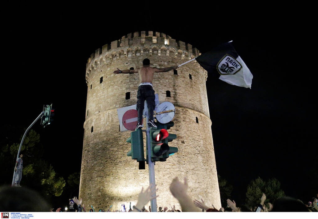 Τρέλα για την κούπα - Στον Λευκό Πύργο οπαδοί του ΠΑΟΚ (video+photos)