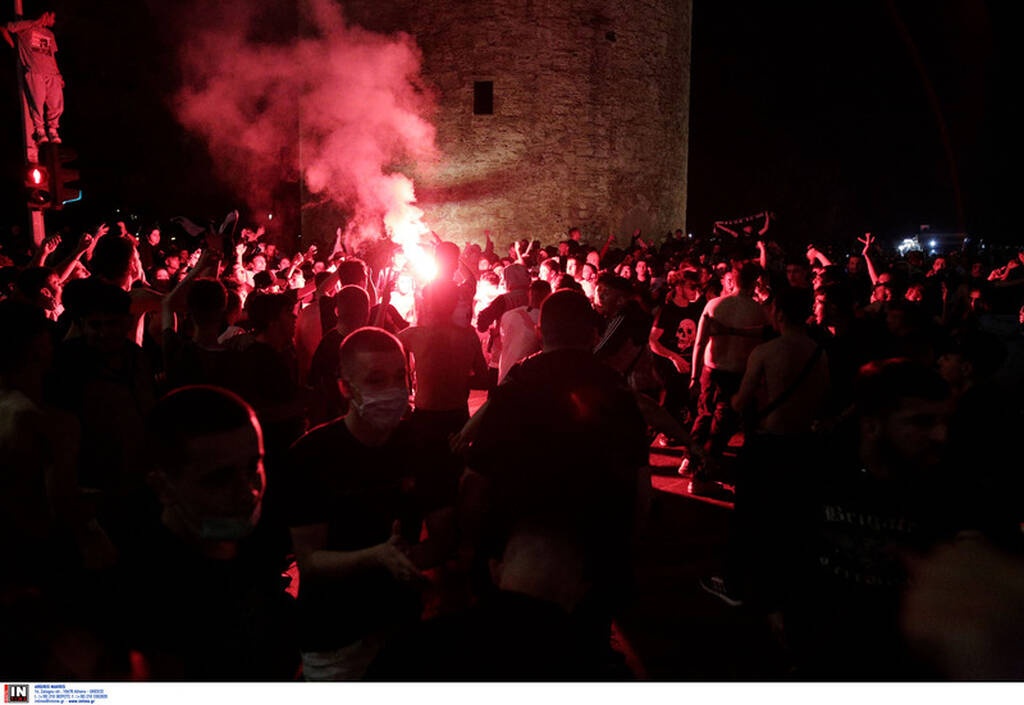 Τρέλα για την κούπα - Στον Λευκό Πύργο οπαδοί του ΠΑΟΚ (video+photos)