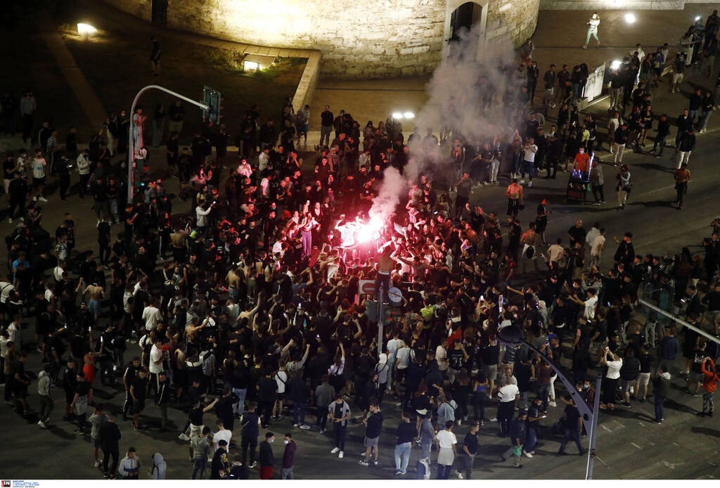 Τρέλα για την κούπα - Στον Λευκό Πύργο οπαδοί του ΠΑΟΚ (video+photos)