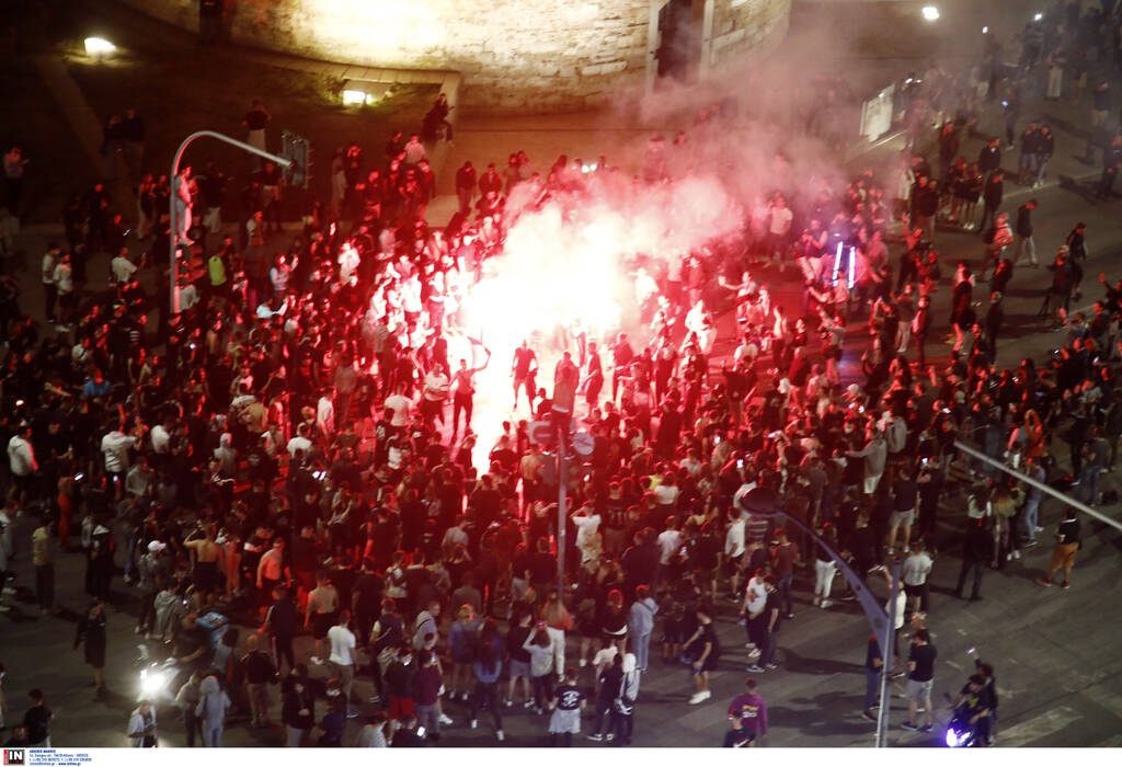 Τρέλα για την κούπα - Στον Λευκό Πύργο οπαδοί του ΠΑΟΚ (video+photos)