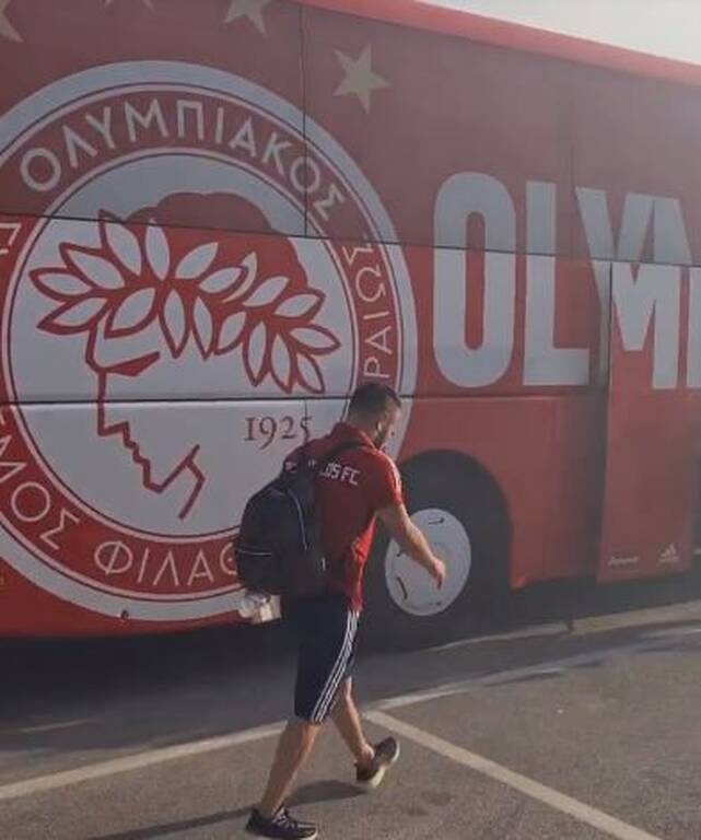 Ολυμπιακός - ΠΑΟΚ: Χαμός πριν τον τελικό - Ζήτησε το Κύπελλο από τους παίκτες η Θύρα 7