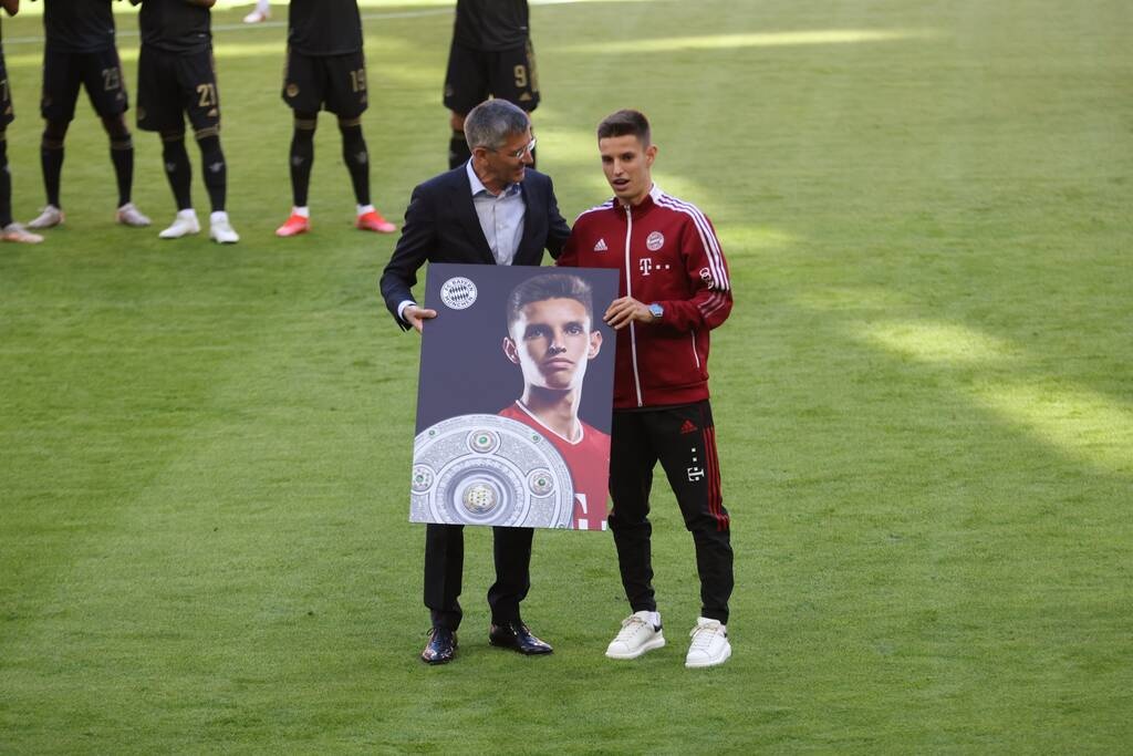 Bundesliga: Απονομή και συγκίνηση στην Μπάγερν (video+photos)