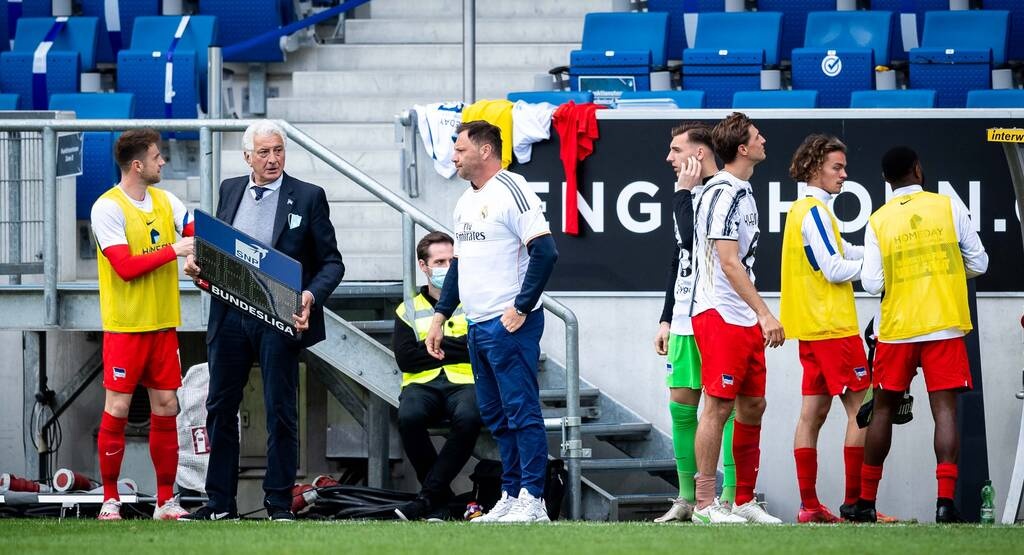Bundesliga: Η αποθέωση του παγκόσμιου πρωταθλητή, ο οποίος αποσύρεται! (video+photos)