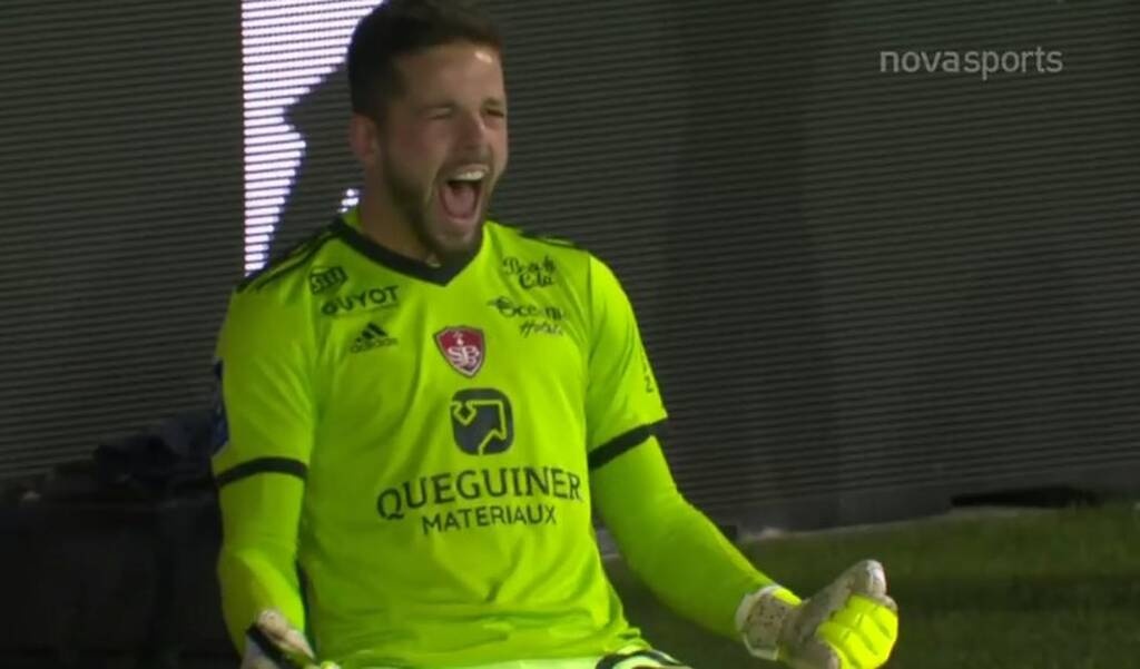 Μυθική κίνηση από τον τερματοφύλακα της Μπρεστ: Έμαθε τηλεφωνικώς ότι σώθηκε η ομάδα του και ξέσπασε