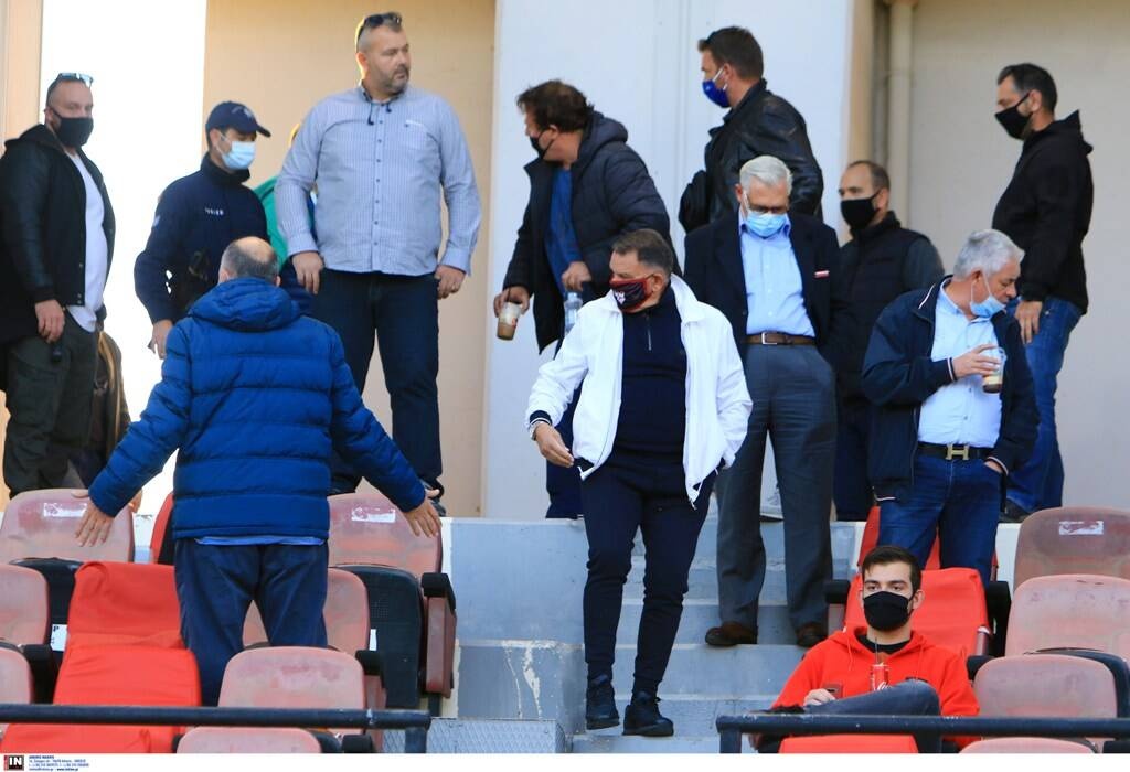 ΝΠΣ Βόλος: Επικό τρολάρισμα Μπέου σε Κούγια - Το δώρο που του έκανε (photos)