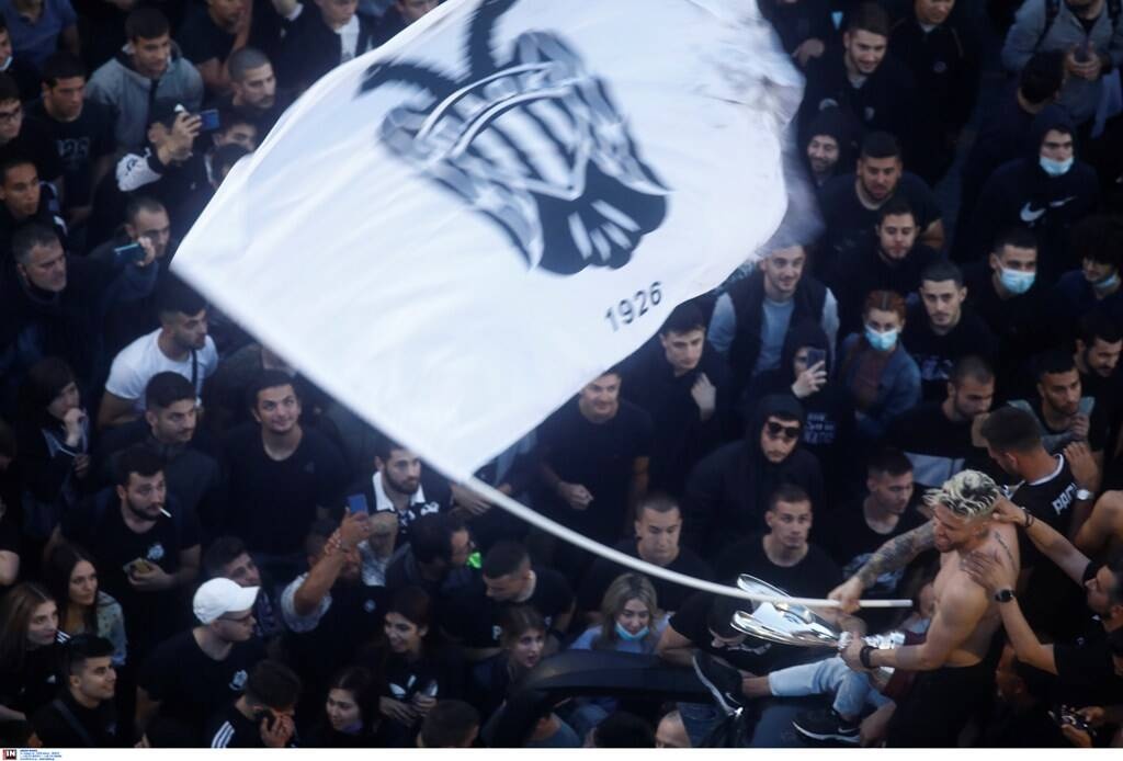 ΠΑΟΚ: «Κάηκε» η Θεσσαλονίκη για τους Κυπελλούχους - Ξέφρενο πάρτι μέχρι το πρωί (photos+videos)