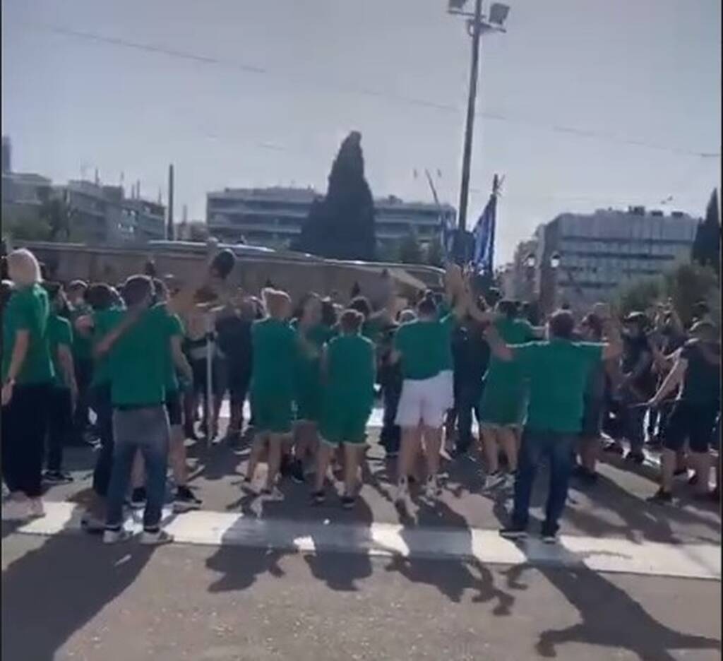 Πήρε «φωτιά» η Λεωφόρος για τις Πρωταθλήτριες - «Όπως το '99...» (vids+photos)